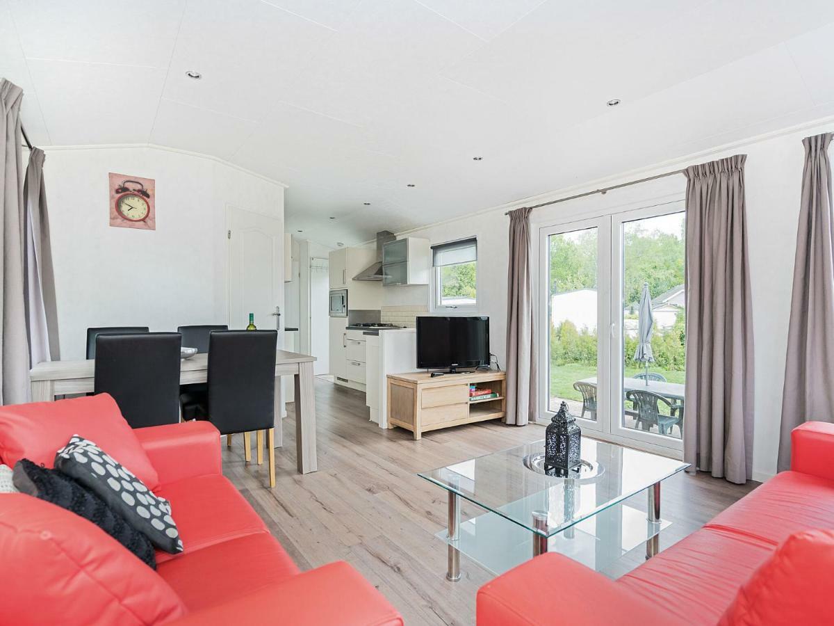 Nice Chalet With A Fireplace, Near Baarle Nassau Bagian luar foto
